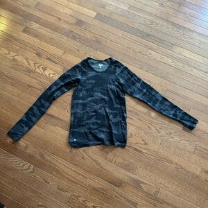 Athleta Black Camo Long Sleeve Shirt